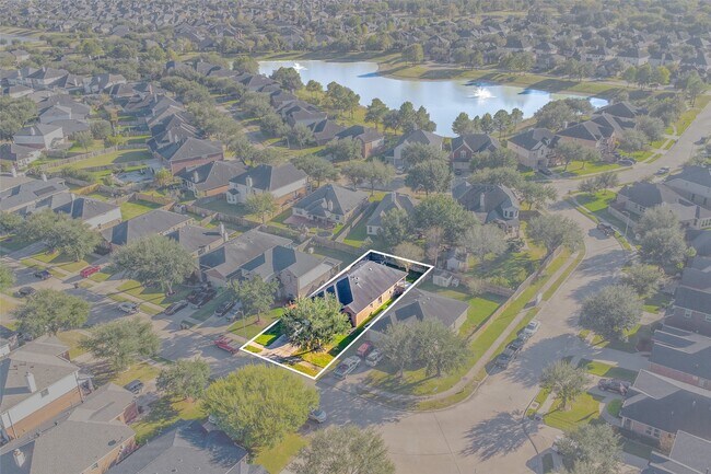 Building Photo - 7510 Summer Dale Dr