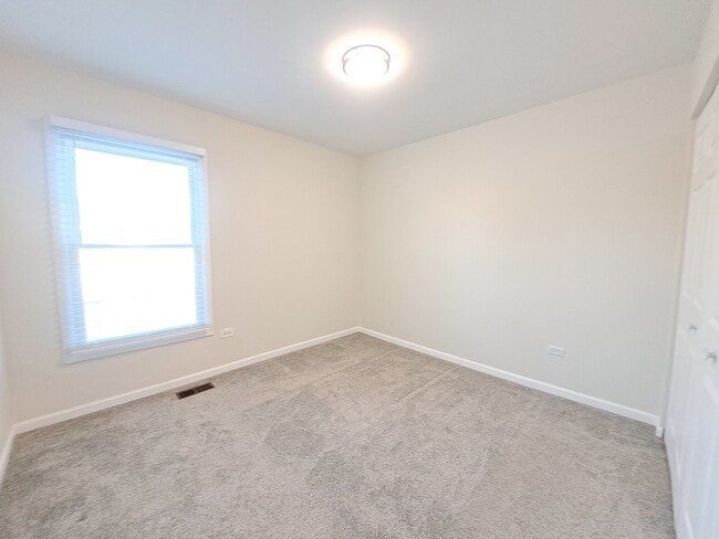 Building Photo - 1060 Newport Harbor