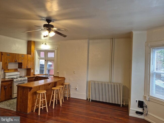 Building Photo - 4610 Chester Ave