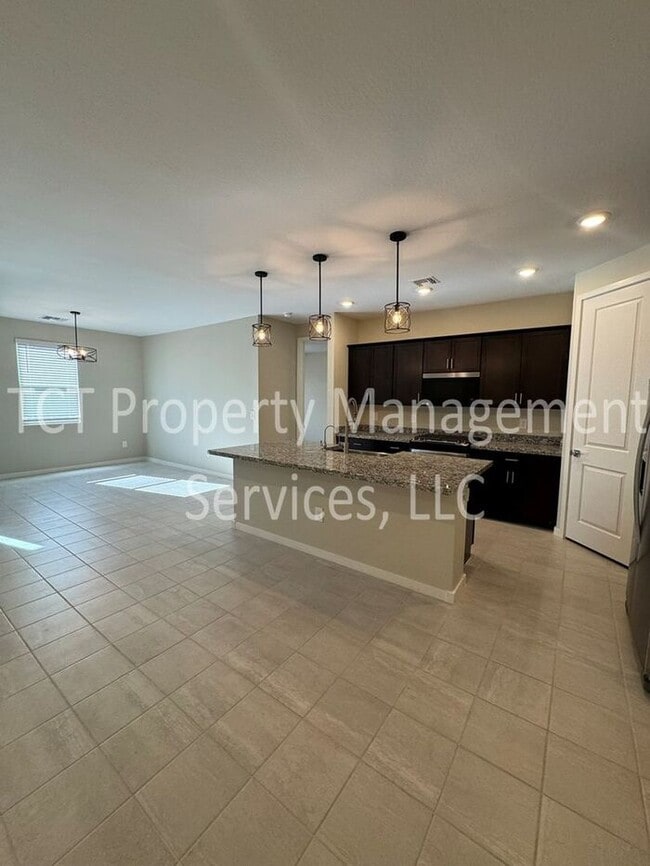 Building Photo - Beautiful like new home in San Tan Groves