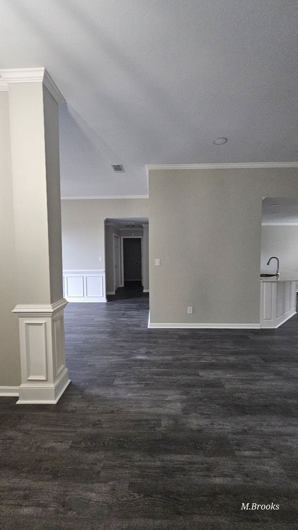 Building Photo - Country living but conveniently located in Kingsgate S/D in North Lowndes County near Moody AFB.