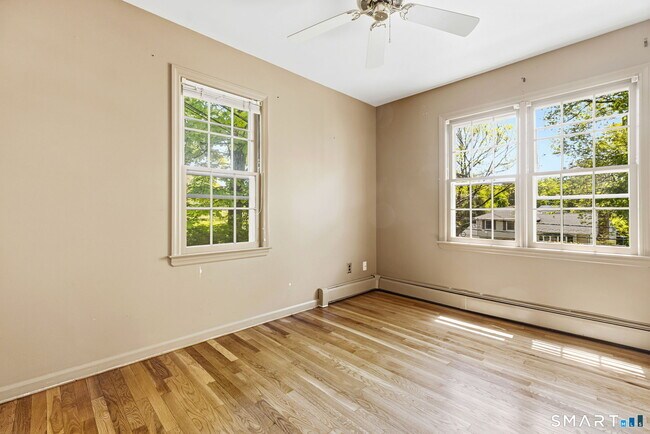 Building Photo - 15 Lancer Rd