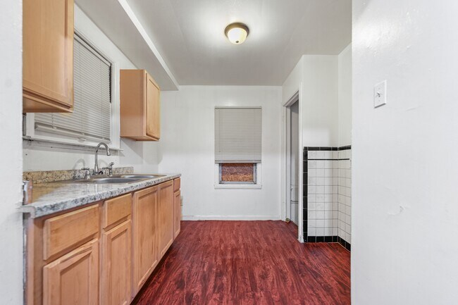 Building Photo - 9227 Prest St