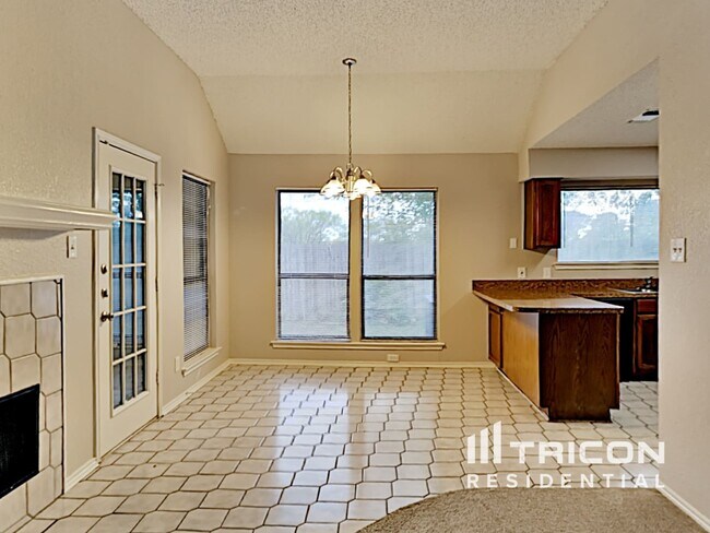 Building Photo - 1637 Woodhall Way