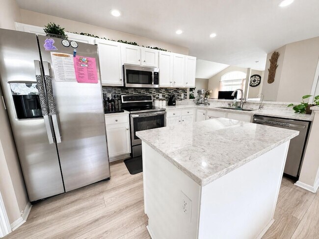 Building Photo - 5172 Vinings Bend