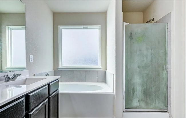 Building Photo - 21126 Fox Hillside Way