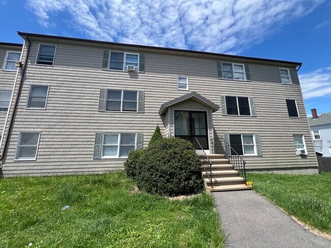 Building Photo - 350 Buffinton St