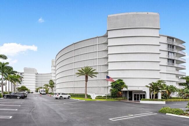 Building Photo - 2780 S Ocean Blvd