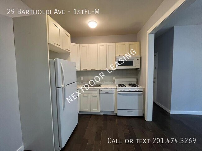 Building Photo - 29 Bartholdi Ave