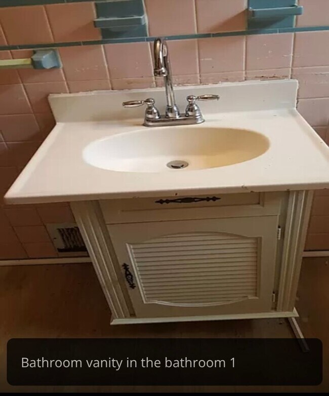 Building Photo - Welcome to this beautiful 5 bedroom home l...