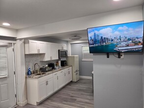 Building Photo - 11334 74th Ave