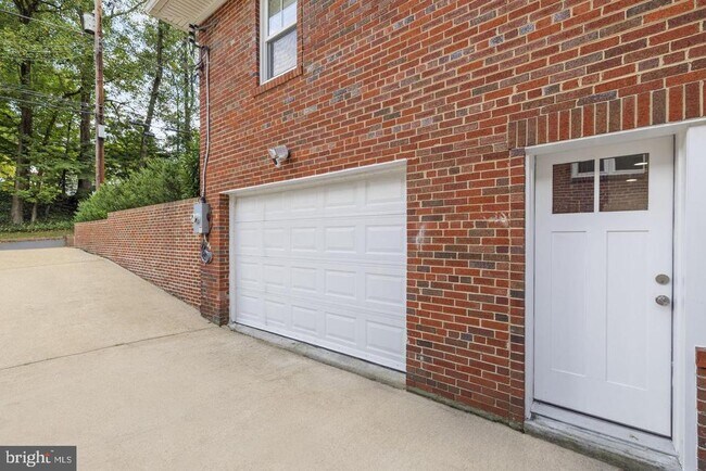 Building Photo - 5908 17th St NW