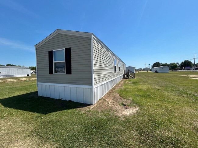 Building Photo - 305 Walker Ct
