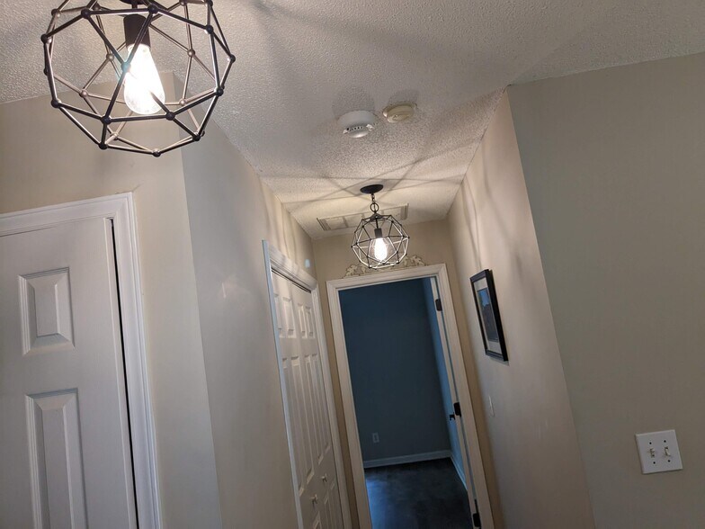 Building Photo - 6213 Brielson Pl
