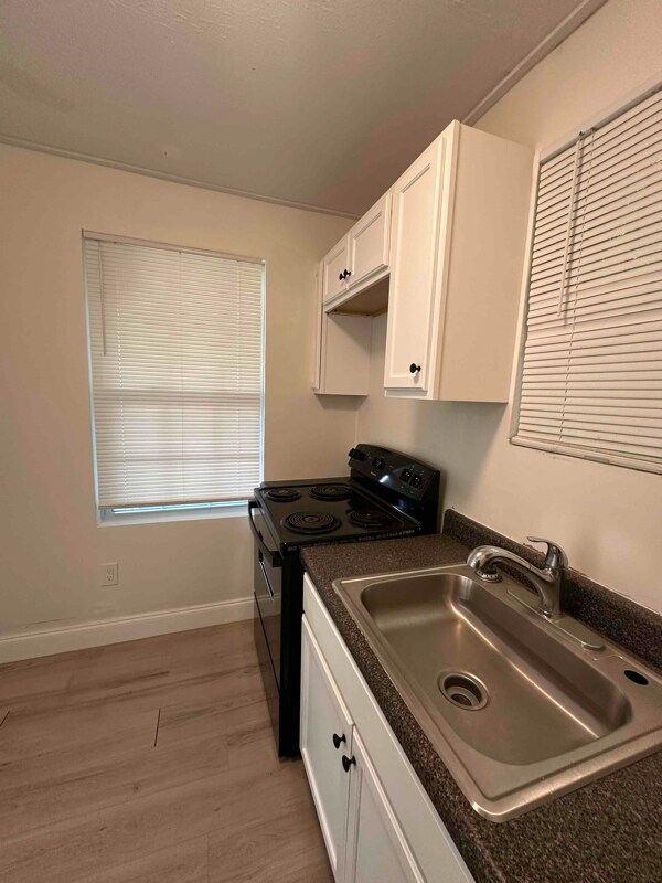 Building Photo - 609 Villa Crest Ave