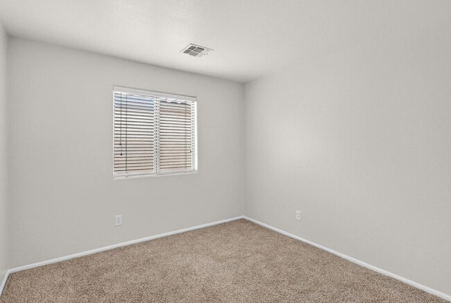 Building Photo - 41628 W Hillman Dr