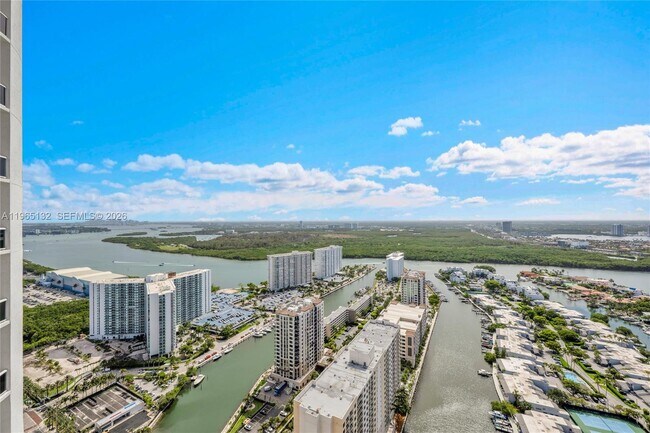 Building Photo - 16001 Collins Ave