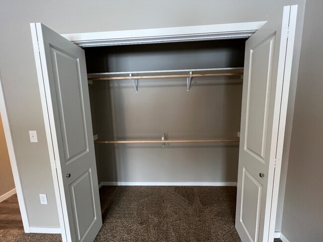 Building Photo - 4440 - 4450 S 26th St