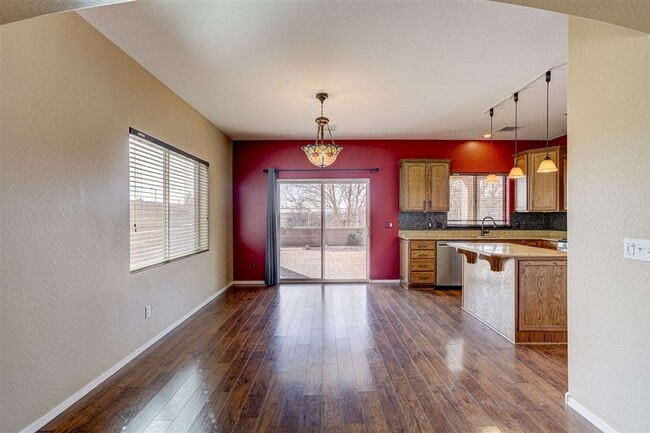 Building Photo - 4 bedroom, 2 bath Home in Quailwood