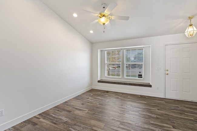 Building Photo - 1613 N 2000 W