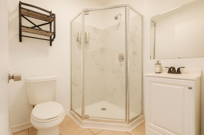 Building Photo - 3205 E Frierson Ave