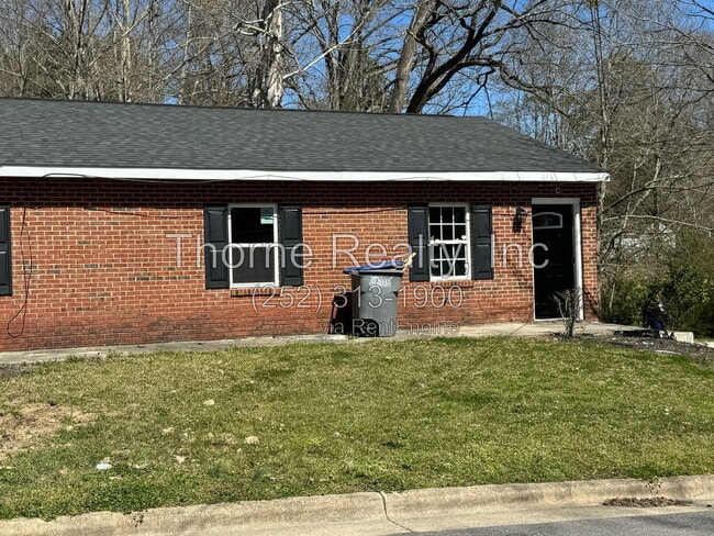 Building Photo - 1625 Clark St