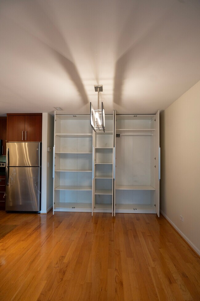 Building Photo - 1026 Castilian Ct