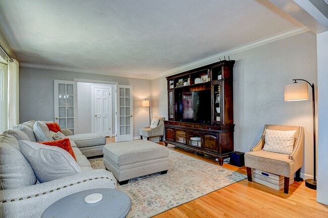 Building Photo - ONE LEVEL LIVING at it's FINEST in the SOU...