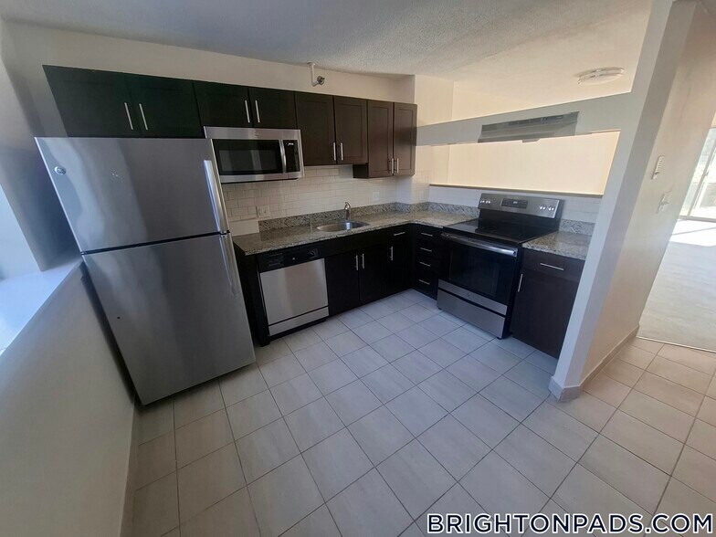 Building Photo - 148 N Beacon St