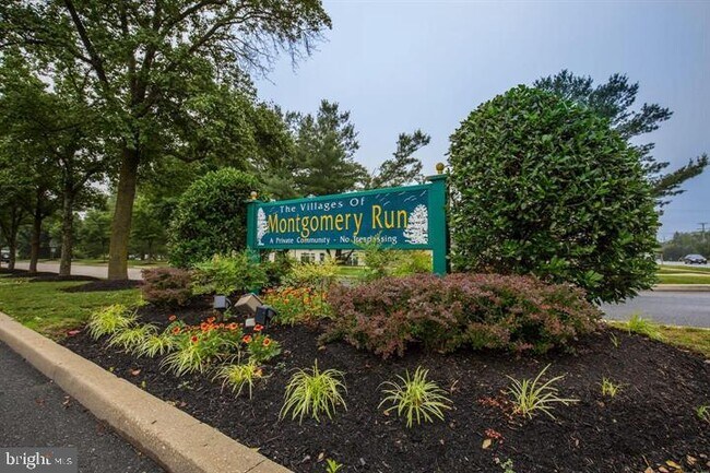 Building Photo - 8381 Montgomery Run Rd