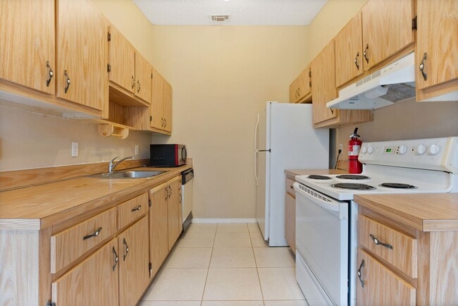 Building Photo - 3121 Yorych Ln