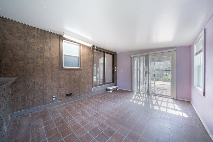 Building Photo - 1218 W Jewell St