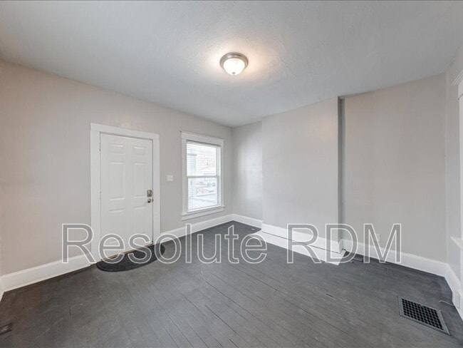 Building Photo - 1624 Yandes St