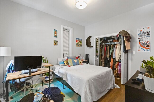 Building Photo - 2354 N Elston Ave