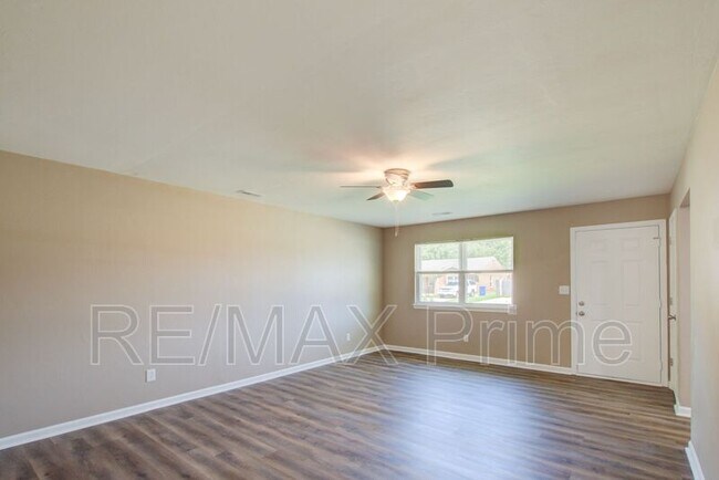 Building Photo - 4601 Hardy Dr