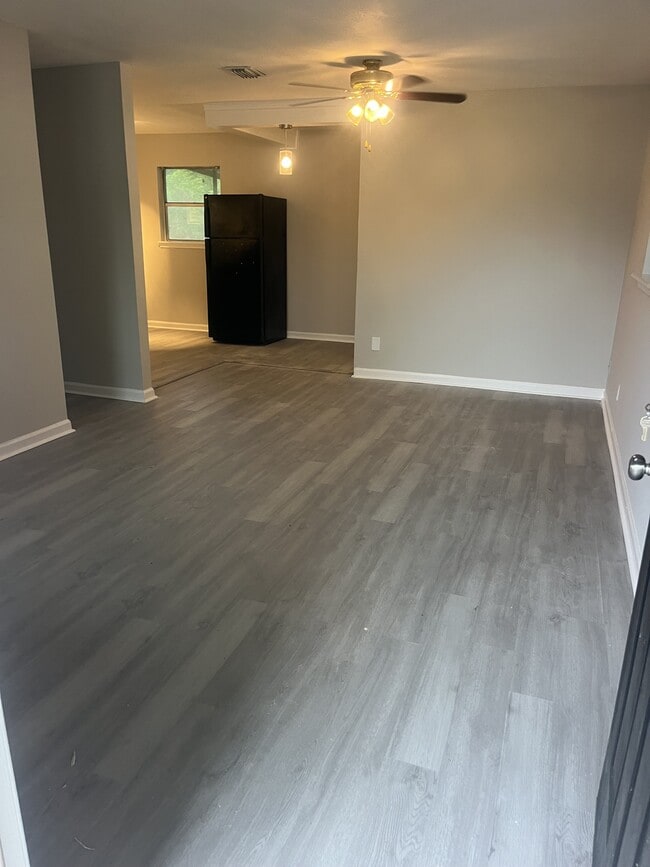 Building Photo - 10737 Dulawan Dr