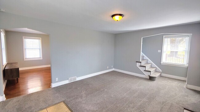 Building Photo - *Beautifully Updated & Charming 3BD/1BA Single-Family Home Available in West Mifflin*