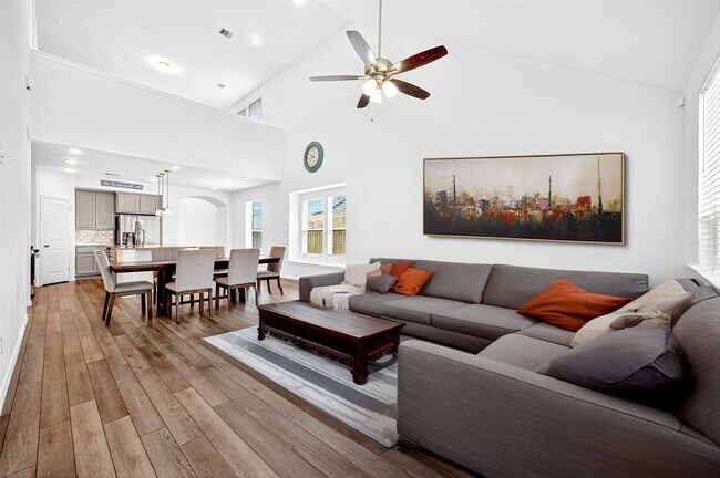 Building Photo - 29897 Dovetail Blf Ln
