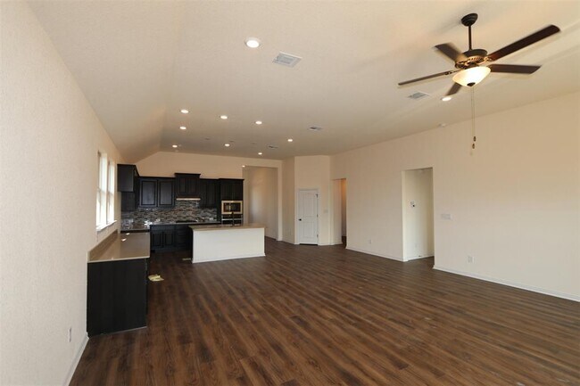 Building Photo - 3305 Amerigo Pl