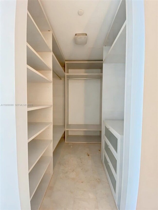 Building Photo - 88 SW 7th St