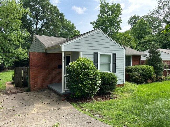 Building Photo - 533 Inwood Dr