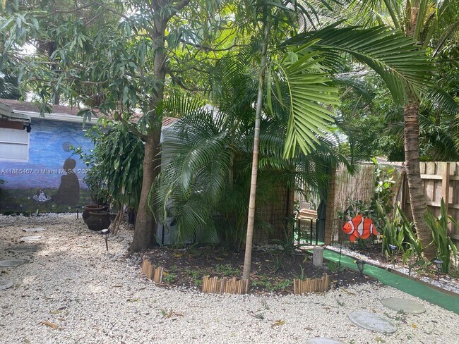 Building Photo - 1760 NE 144th St