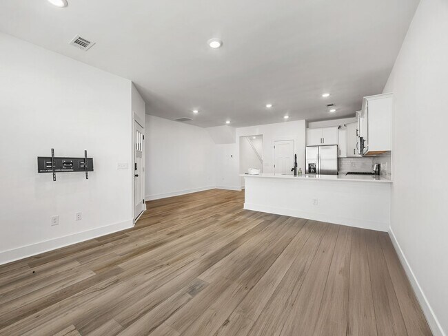 Building Photo - 476 Ml Pk Wy