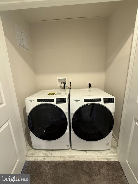 Building Photo - 83 Four Leaf Dr