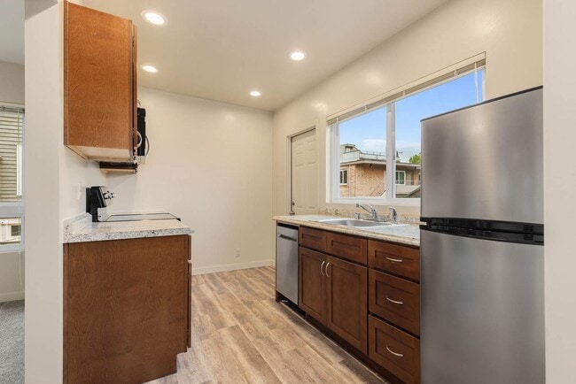 Building Photo - 2114 Dexter Ave N