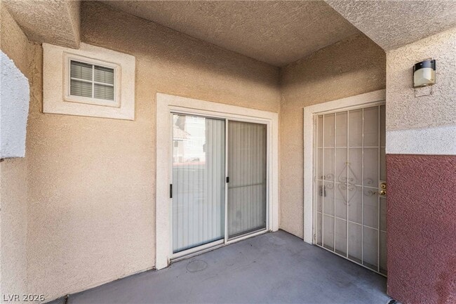 Building Photo - 5855 Valley Dr
