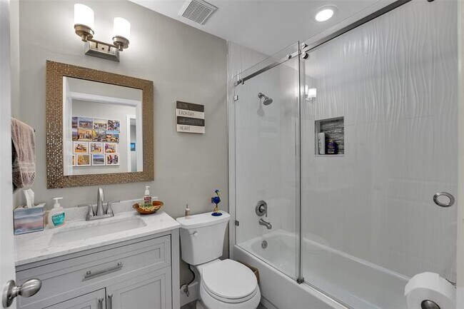 Building Photo - 7917 Travelers Tree Dr