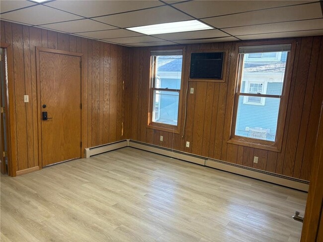 Building Photo - 216 Birch Ave S