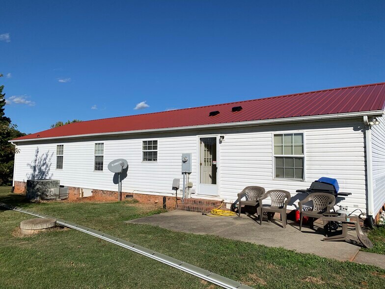 Building Photo - 7153 Whitney Rd