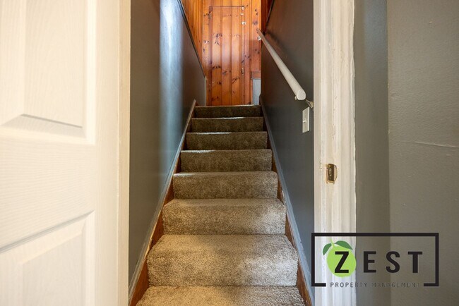 Building Photo - Beautiful 3 bedroom 1 Bath OPEN HOUSE 11/26 2PM-2:30PM